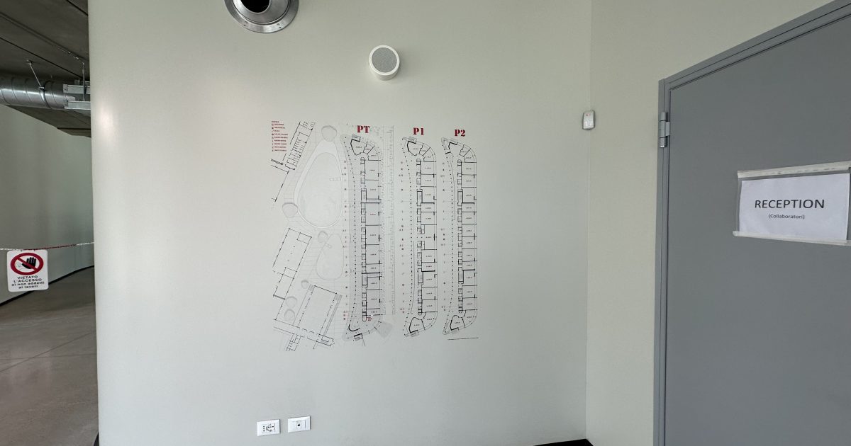 stampa-personalizzata-grandi-dimensions-su-muro-progetto-de-amicis